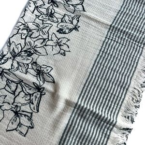 NWT Vera Bradley Falling Flowers Sketch Scarf